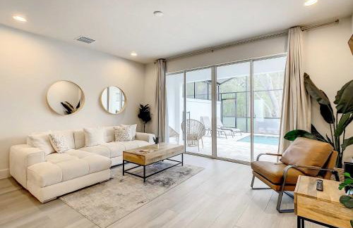 Trendy Thematic 3BR Townhouse with Private Pool - Foto 2