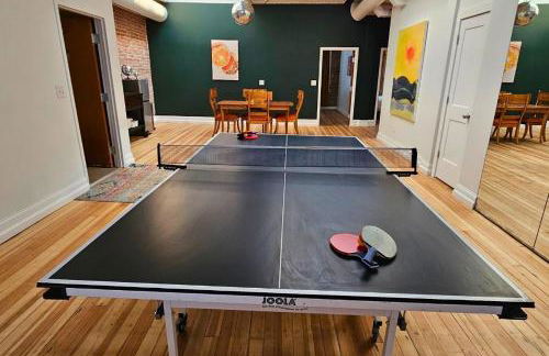 The Disco Loft - Downtown Springfield Apartment with Ping Pong - Photo 1