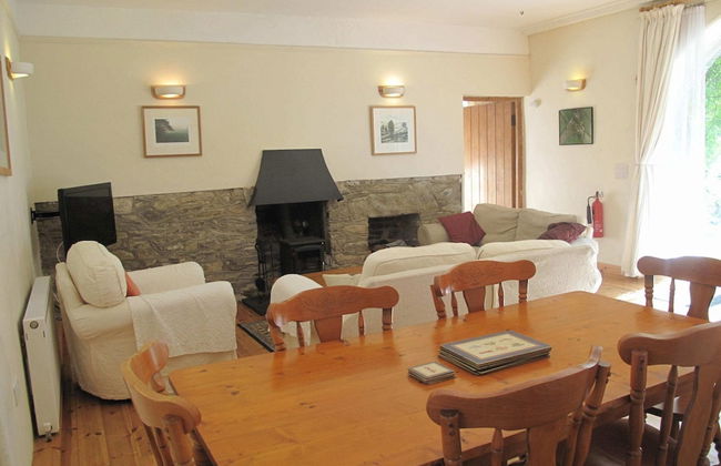 Comfortable Airy 5-bed Apartment in Llandysul - Photo 7