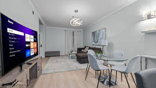 Central Downtown Huge Luxury Home - Photo 5