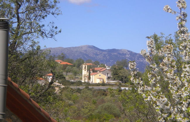 Arcadian Stone House For You - Photo 4