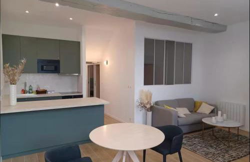 Superbe 2 pièces refait à neuf idéalement situé - Photo 1