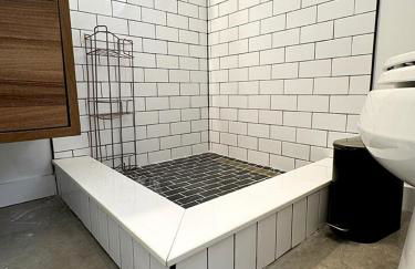 Tiny House Rental in Asheville, NC - The Bat Shack - Foto 5