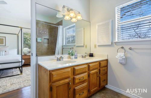 Modern Haven with King Suite and Impeccable Location - Foto 18