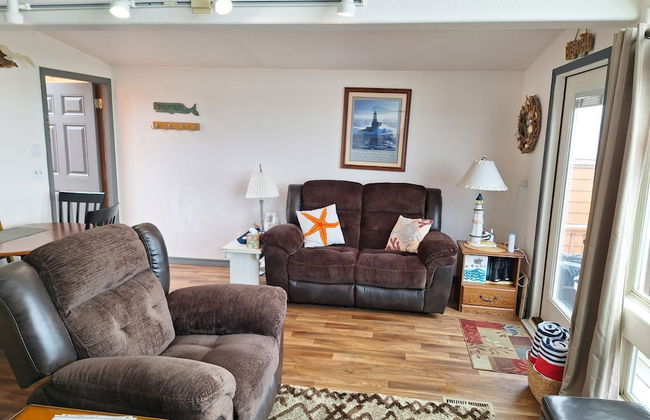 Ocean Front Cabin 14 w Jacuzzi Gorgeous Views - Photo 12