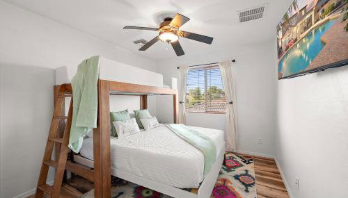 The Gem Getaway Pool Gameroom Gym by Relaxtay - Foto 5