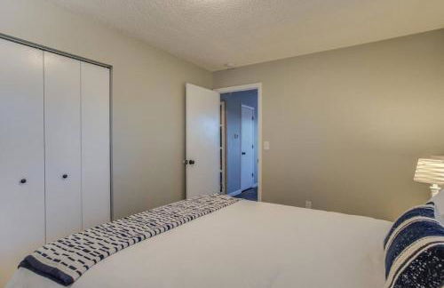 Romantic Getaway Base of Mountains Parks & Trails - Foto 30