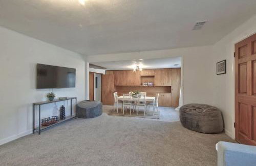 Ambrosia - Mid Century Near 3rd St Pet-friendly - Foto 24