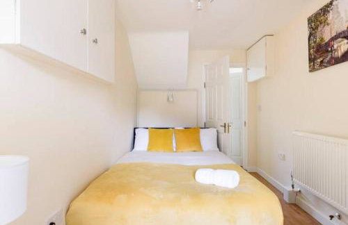 Overbury Lodge, Birmingham with FREE Parking - Photo 18