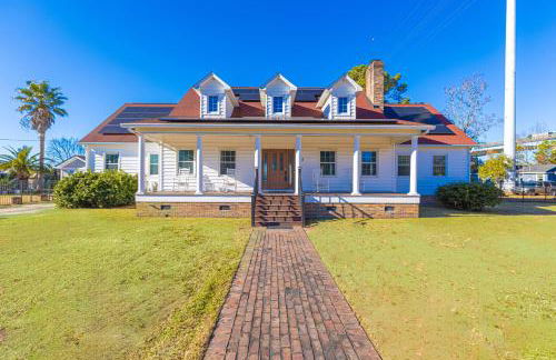 Paradise on Ocean Waterway Huge 5000 sq ft w Private Pool, Boat Dock, Grand Piano, Game Tables, BBQ, 1 acre Yard, Crib, Sleeps 34 - Photo 24