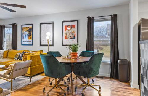 Pool Table WALK to Downtown Bars and Farmers Market - Foto 3