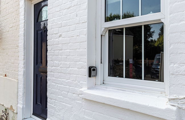 Stunning 2BD in the Heart of Malmesbury - Photo 42