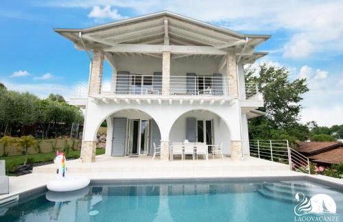 Villa Bocciolo del Garda, private pool and garden - Foto 1