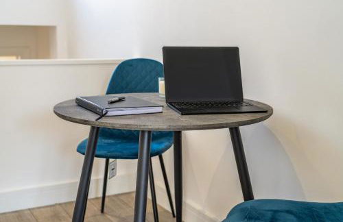 Modern Split Level 2BR Spacious Apt Maida Vale - Photo 16