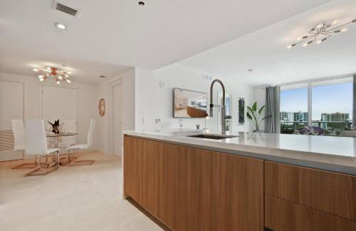 Tiffany Sage - Rooftop Pool, Gym, & Walk to Beach - Foto 10