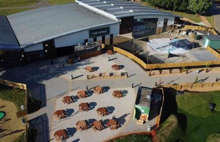 Elegant 2 Bed 1 and Half Bath Caravan in Holiday Resort Village - Photo 34