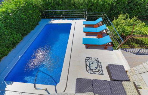 Relaxing Holiday Home With Pool, Fitness Area, and Entertainment Facilities - Photo 19