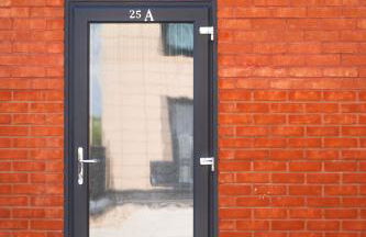 Modern 1-Bed Apartment with Parking near Heathrow - Photo 36