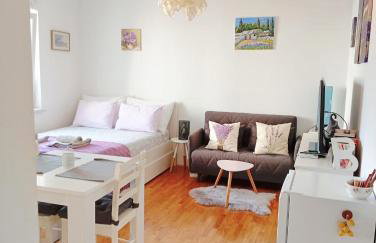 Violet Red Yellow Apartments - Foto 17