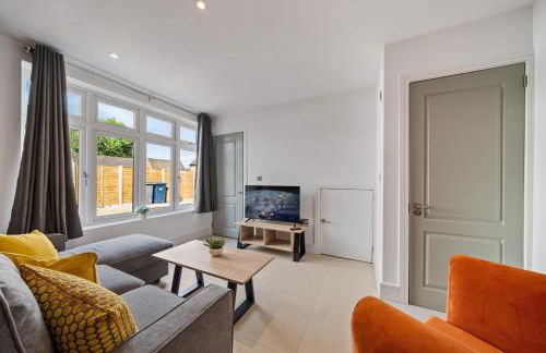 3BR House in Prime Barnet Location with Driveway - Foto 14