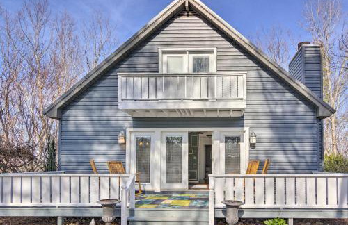 Blue Ridge Retreat with Mountain Views and Deck - Foto 3