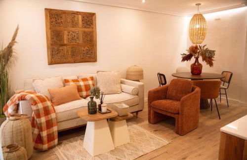 Hidden Gem GRAN TEATRO FALLA SUITES by ApartmentsinCadiz - Photo 2