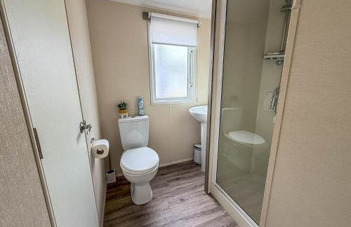 Lovely Caravan With Side Decking At Carlton Meres Holiday Park Ref 60038O - Foto 13