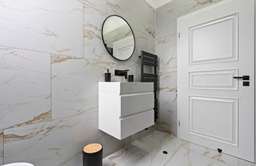 Beautiful Home, Free Parking For Large Groups Sleeps 10 Book Now! - Foto 16