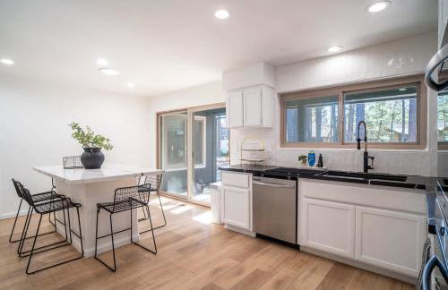 Family-Friendly Getaway Hot Tub Views EVSE - Foto 9