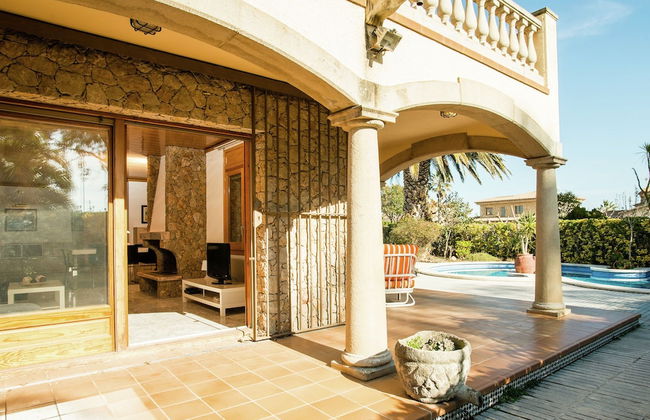 Alluring Holiday Home in Girona With Swimming Pool - Foto 10