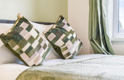 Centrally Located 4BR House By Hyped Properties Short Term Rental Agency With Free Parking Wolverhampton - Foto 22