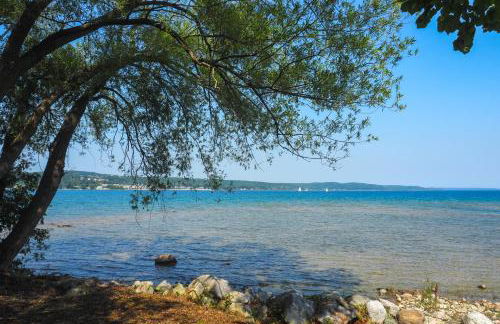 Sequim Escape with Gas Grill and Deck, Walk to Beach! - Foto 34