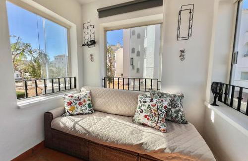 Stunning front line apartment with golf and mountains view - Foto 12