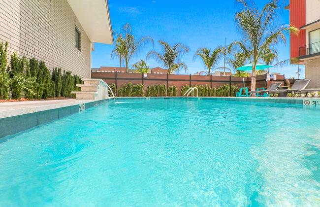 Luxury 3-Story Home w/ Pool & Parking garage - Foto 19