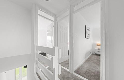 Large 5 Bedroom House Perfect For Group Stays - Free Parking - Near Glasgow - Perfect For Contractors - Foto 9