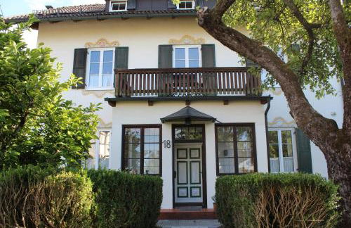 Villa Waldfrieden - Ferienwohnungen und -Haus - Foto 2