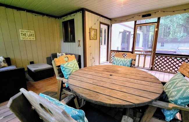 Mountain Memories by Avantstay Hot Tub Enclosed Deck, Large Yard w/ Fire Pit - Foto 32