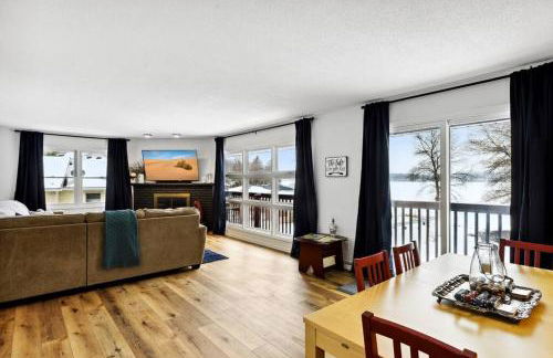 Lake Cabin; Renovated, Flat Lot, Dock, Sandy Beach, Many Games and Lake Toys! - Foto 12