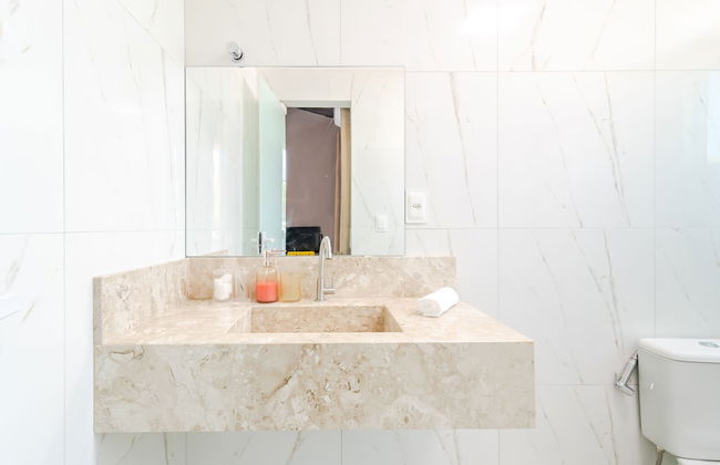 GB60 Excellent House 4 Suites - Photo 47