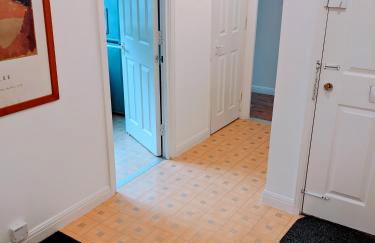 Oaklawn Apartment - Sleeps 4 Parking & Garden - Photo 73