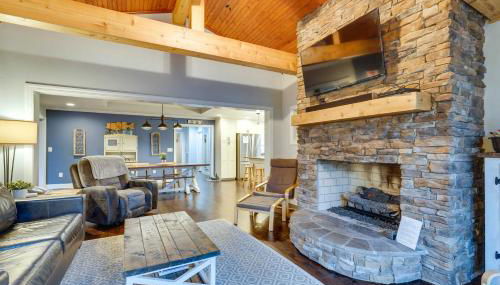 Lakefront Butler Home with Hot Tub and Fire Pit! - Foto 3