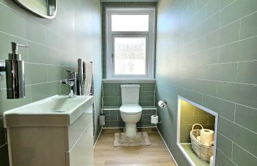 Newly Renovated Gem - Free Parking & Modern Comfort - Foto 37