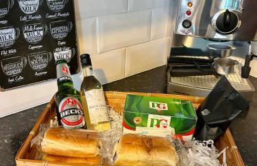 Bayfields house by the Sea, parking, garden, central location - Photo 14