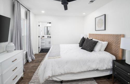 Lakefront Gem with Hot Tub and Game Room in Graford - Foto 17