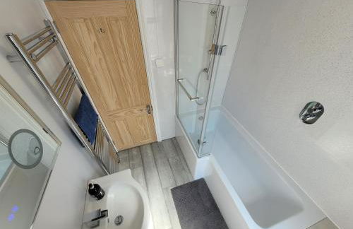 Home away from home by the sea - Foto 6