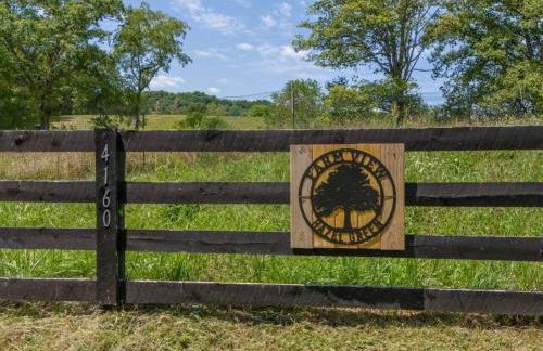 WiFi Firepit Fishing Pond - FarmView - Foto 5