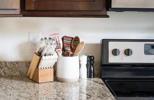 Downtown Loft - Walkable to Dining and Entertainment - Foto 16