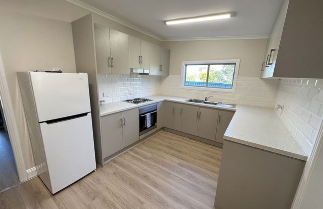 Charming 3 bedroom Cottage - Photo 6