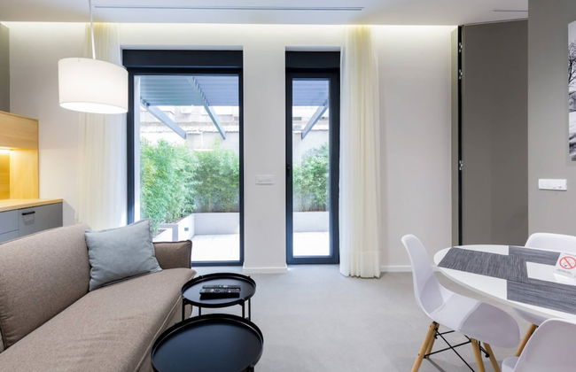 Teanna Lux Apartments - Photo 22