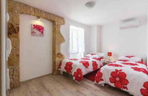 Stunning Home In Peruski With Wifi - Foto 23